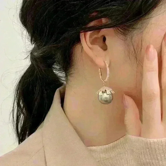 Faux Platinum Pearl Drop BOW Rhinestone Stud LIGHTWEIGHT Dangle Earrings Jewelry - Picture 4 of 4